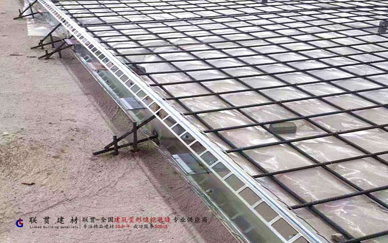 衡阳市LG160-3000镀锌钢板铠装缝案例